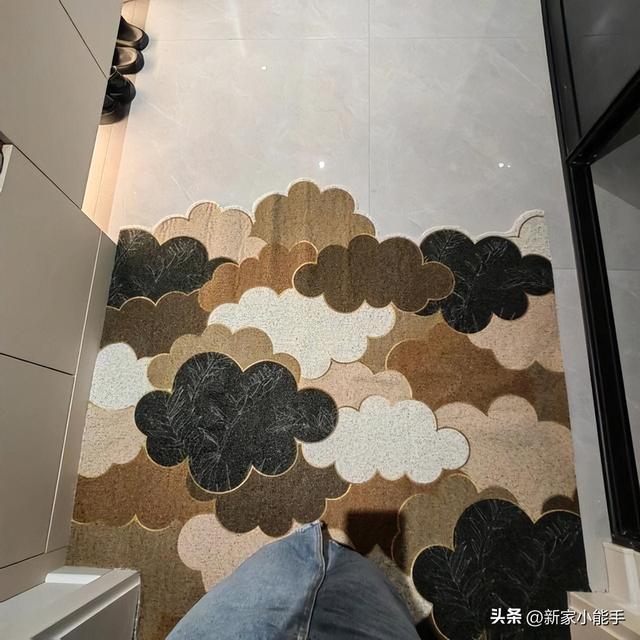她家极简风新房，全屋网红灰，不做电视墙太喜欢了，值得参考-1.jpg