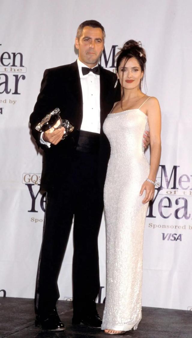 即使日常再爱极简风，夜晚还是要像这些90年代艳光四射的大美人学啊-12.jpg