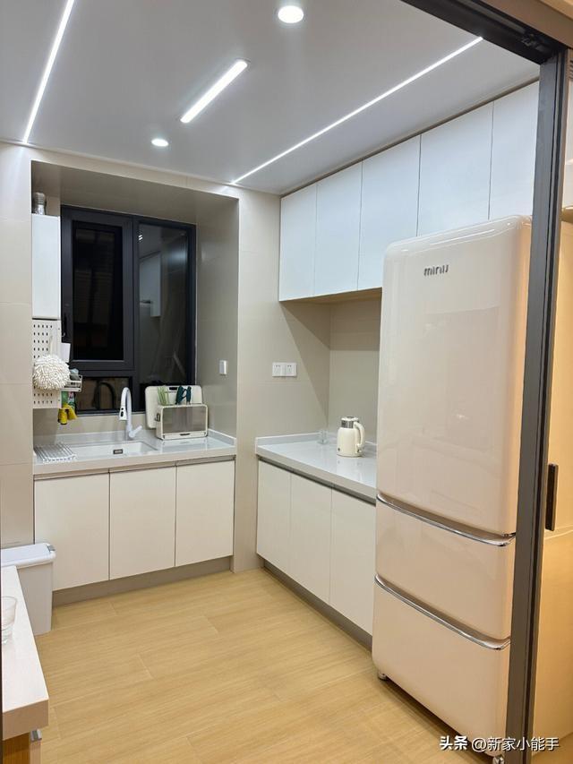 看她家“穷”装修的奶油风新房，全屋花了18.5万，效果温馨又舒适-14.jpg