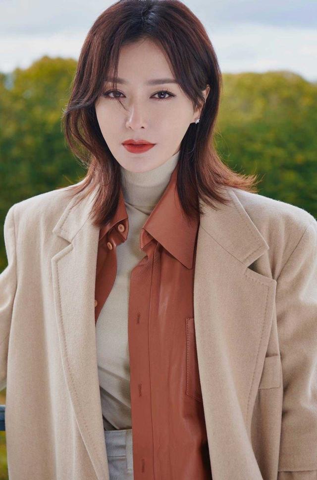 极简风，才是中年女人的标配，高级又韵味-16.jpg
