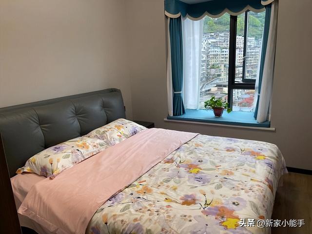 看她家入住大半年错层的新房，装修显得很有品位，生活更是精致呀-12.jpg