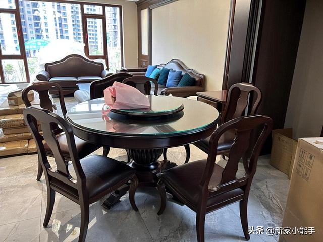 看她家装修的美式风格，稳重又大气，家具布置进场了，分享一下！-4.jpg