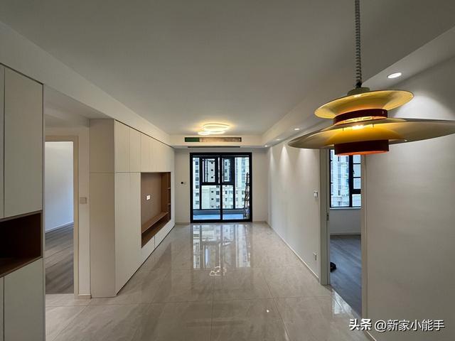 新房硬装结束，全屋定制的柜子太满意了，尤其是电视墙很实用-2.jpg