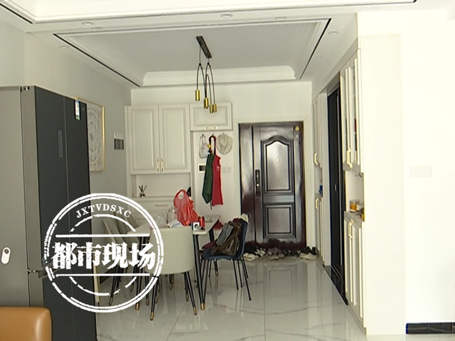 在“好莱客”定制家具，一年就变形变色发霉，门店：都是小问题-1.jpg