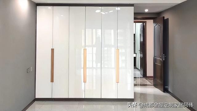 一套橱柜定制下来多少钱（橱柜是定制好还是自己做好）-1.jpg