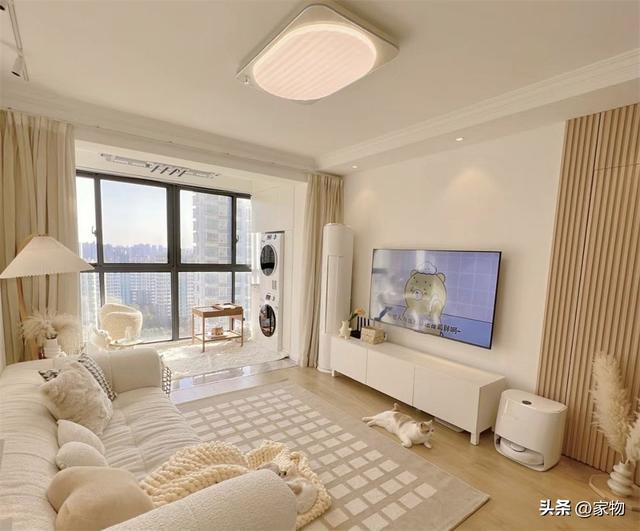 江苏姑娘买下62㎡小家，因太会布置走红，全屋装修又温暖又舒适-1.jpg