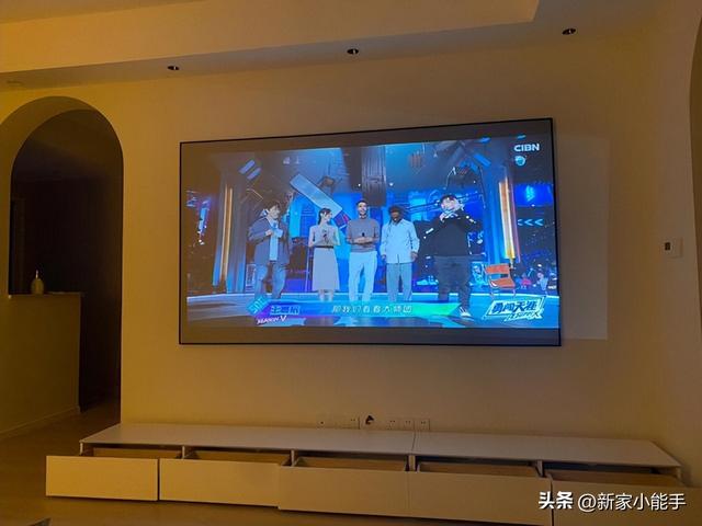 她家奶油风的装修，效果真心不错，电视墙不做一点造型很喜欢-8.jpg