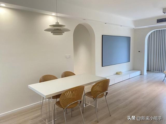 她家奶油风的装修，效果真心不错，电视墙不做一点造型很喜欢-9.jpg