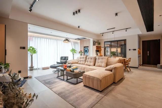 住范儿真实人家 | 超大横厅+全景落地窗，轻奢原木风美炸了！-10.jpg