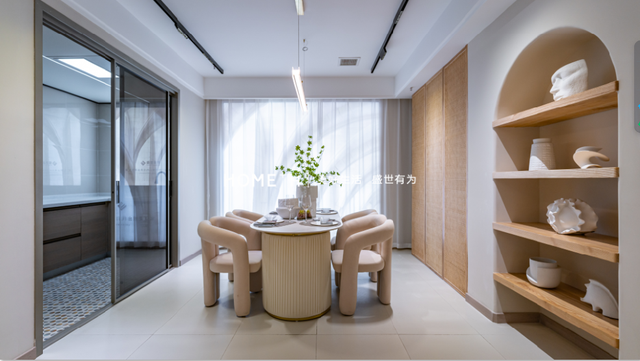 装修案例丨137m²侘寂：​奶油风色系，打造温馨舒适小家庭~-2.jpg