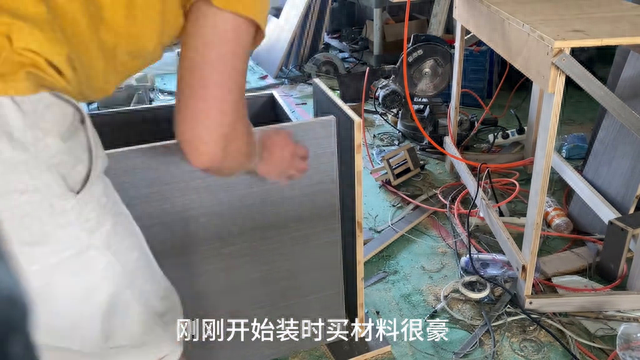 两年前，我决定定制全屋的衣柜，并支付了1万元的费用-2.jpg