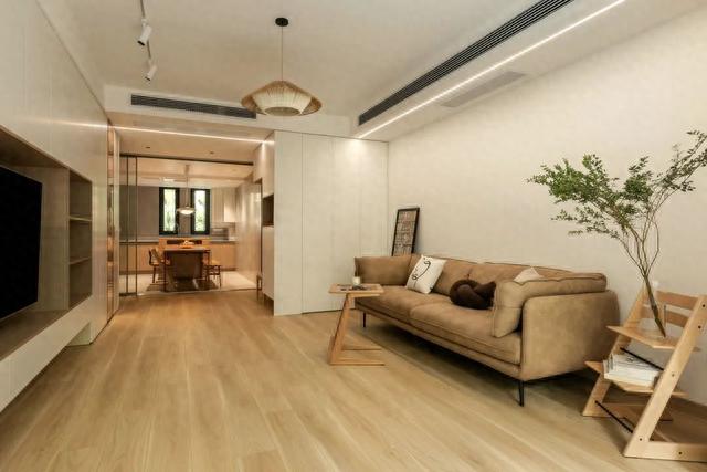 上海夫妻的130㎡家走红，坚持全屋打满柜子，效果那叫一个大气-1.jpg