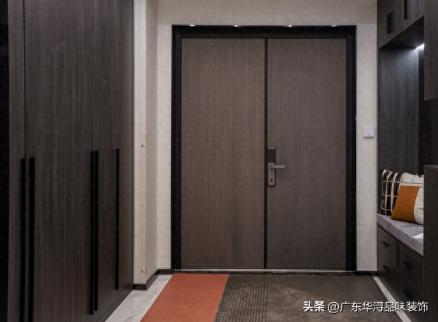 稳重有格调，现代轻奢风，舒适品味的家居装修设计-1.jpg