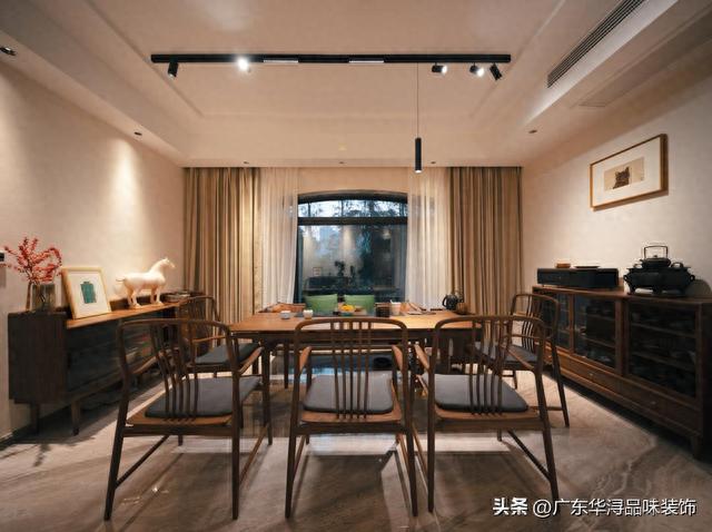 法式轻奢房子装修，浪漫梦幻，楼梯设计太好看啦！-4.jpg