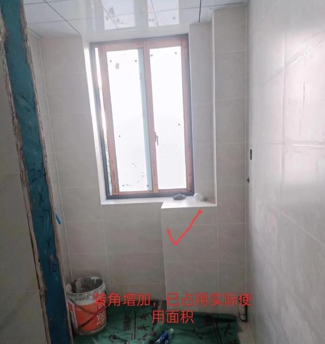 钱付了墙敲了公司跑了，上海老夫妻花11万元装修却“有家回不了”-3.jpg