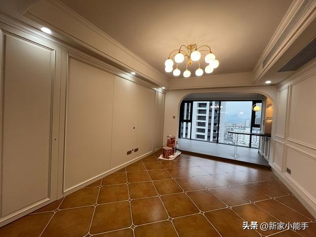 新房全屋打扫干净，装修美式风格，还没布置家具家电看起来很喜欢-2.jpg
