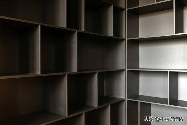 衣柜是木工做好还是定制好？价格相差多少？多亏师傅提醒-2.jpg