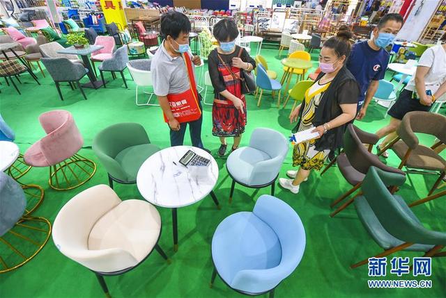 河北霸州：特色定制家具国际博览会开幕-1.jpg
