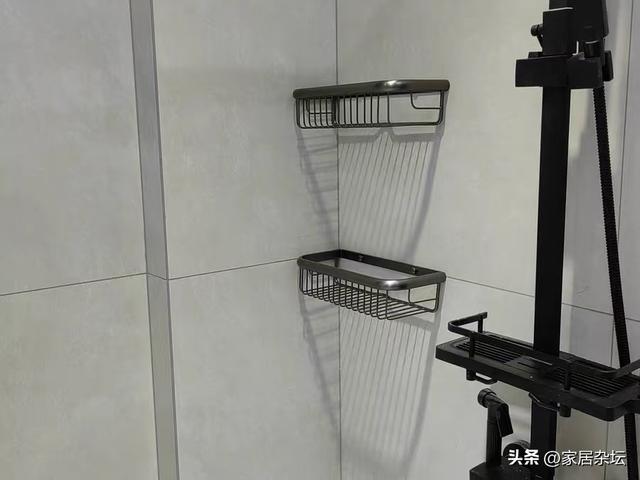 普通家庭的卫生间就该这么装修，干干净净，那才叫舒服-17.jpg