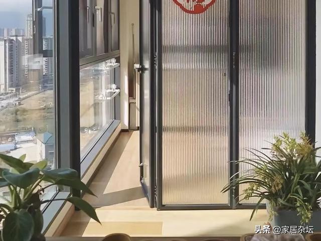 阳台也可以装修这么美！不只是“封一半留一半”，这些做法很机智-13.jpg