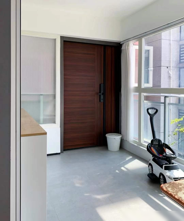 这套126㎡的房子，坚持全屋打满柜子，效果不是一般的实用-4.jpg