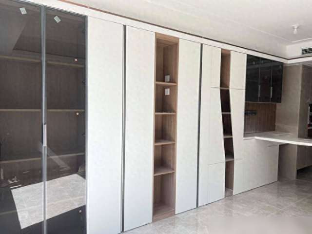 建议大家，尽量少做定制柜，很多人被误导了，花钱还不实用-1.jpg