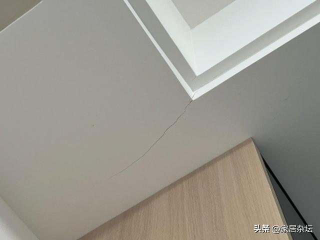 越来越多人不装吊顶了，学学现在流行的3种装修设计，省钱还高级-7.jpg