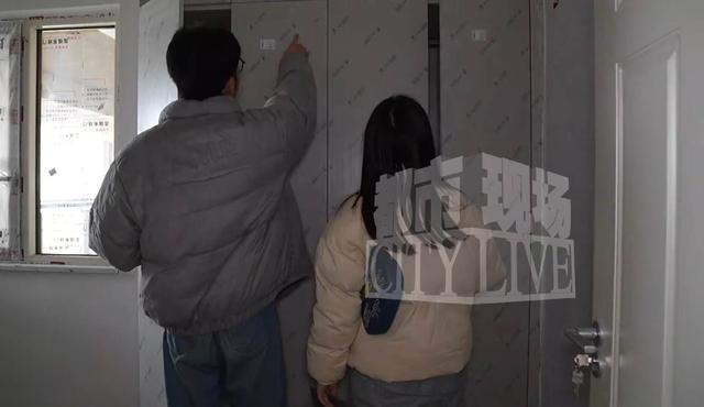 定制家具货不对板 记者帮忙从中调解-4.jpg