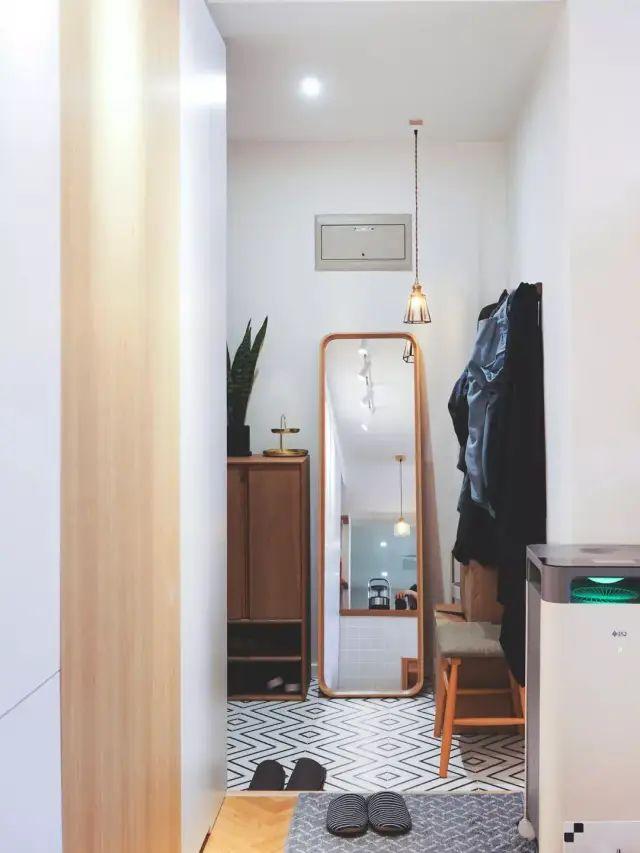 她家63㎡小户型，全屋打满柜子，独居生活过得整洁有序好自由-2.jpg
