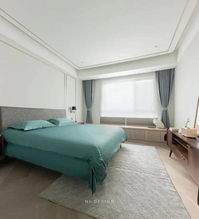 130㎡简约三居，金属勾勒的轻法式浪漫主义-15.jpg