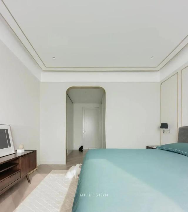 130㎡简约三居，金属勾勒的轻法式浪漫主义-18.jpg